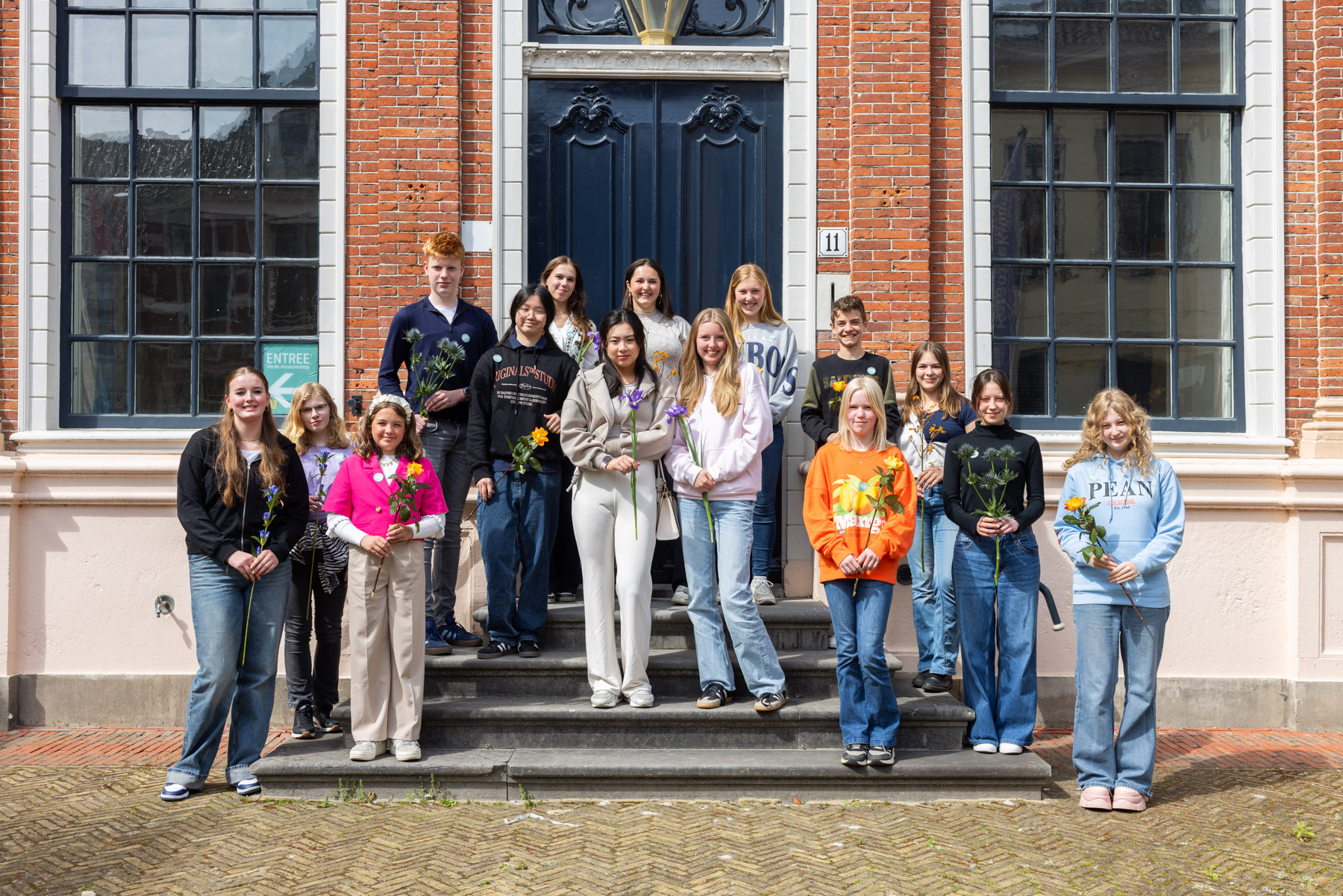 De winnaars op de trap voor het Princessehof, Fotografie: Aron Weidenaar
