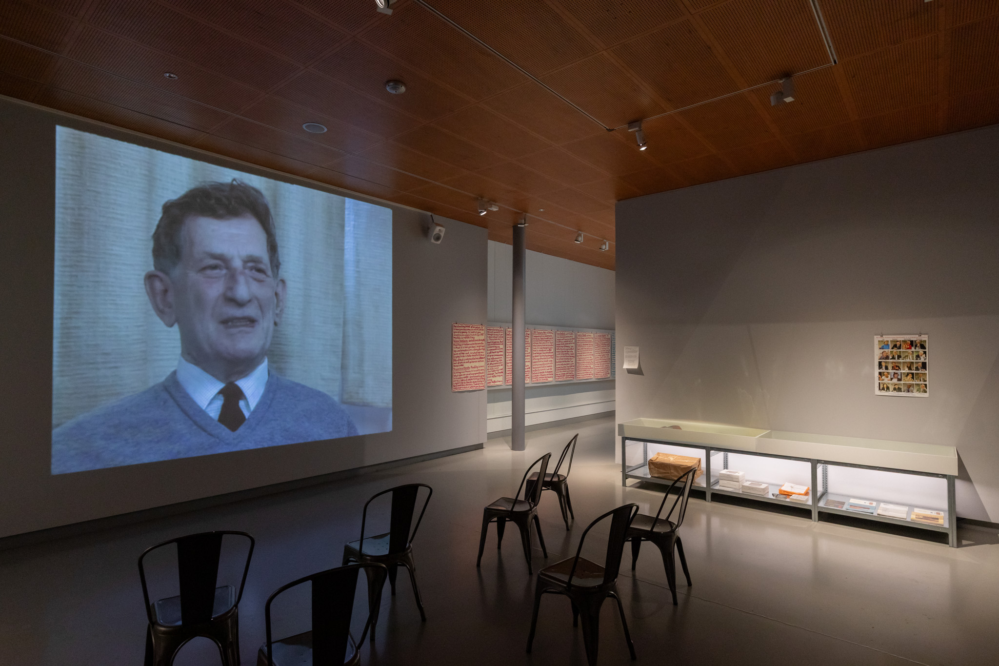 Art meets Science and Spirituality in a changing Economy (1990), Louwrien Wijers | Collectie Fries Museum, verworven met steun van het Mondriaan Fonds. Zaalfoto door Ruben van Vliet.
