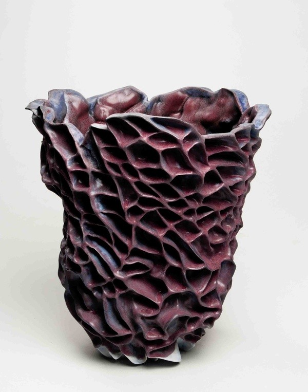 La Tulipe Cardinale, Babs Haenen, 2011 | Collectie Keramiekmuseum Princessehof, verworven met steun van het Mondriaan Fonds