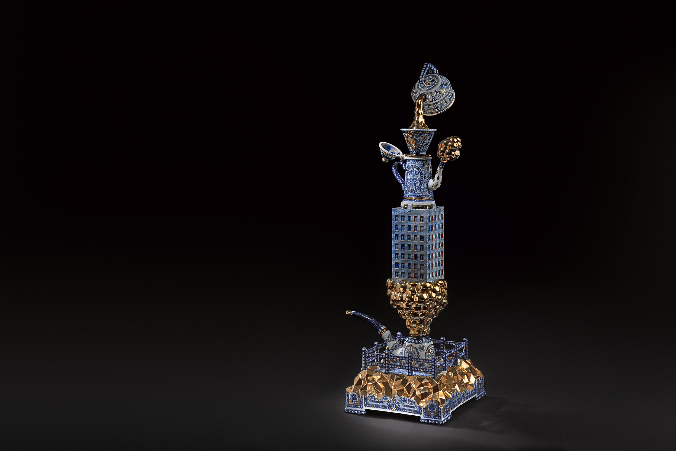 Pyramids of Makkum, Studio Job (Job Smeets en Nynke Tynagel), 2008, keramiek. Collectie Fries Museum/Keramiekmuseum Princessehof