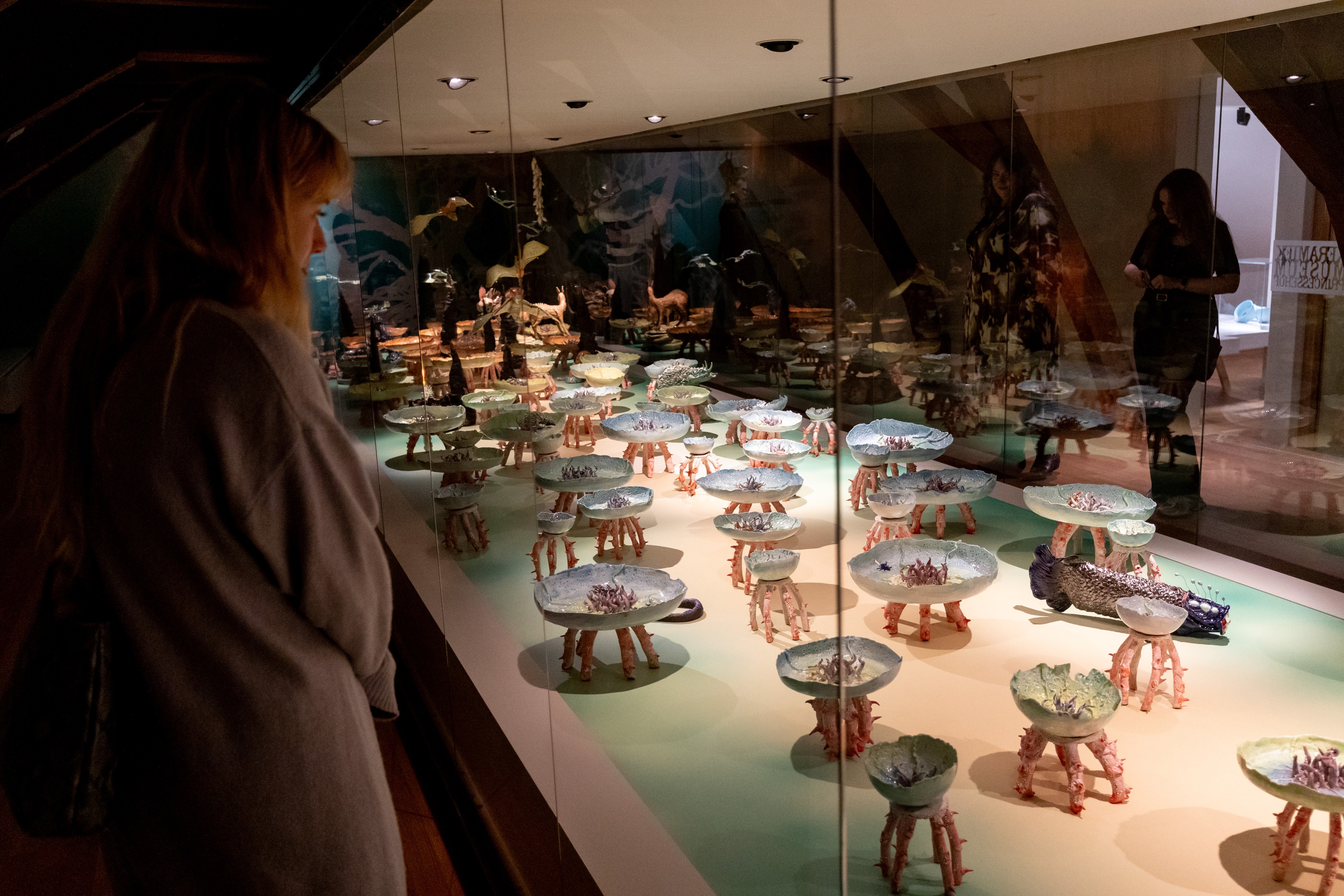 Oracles from near and far