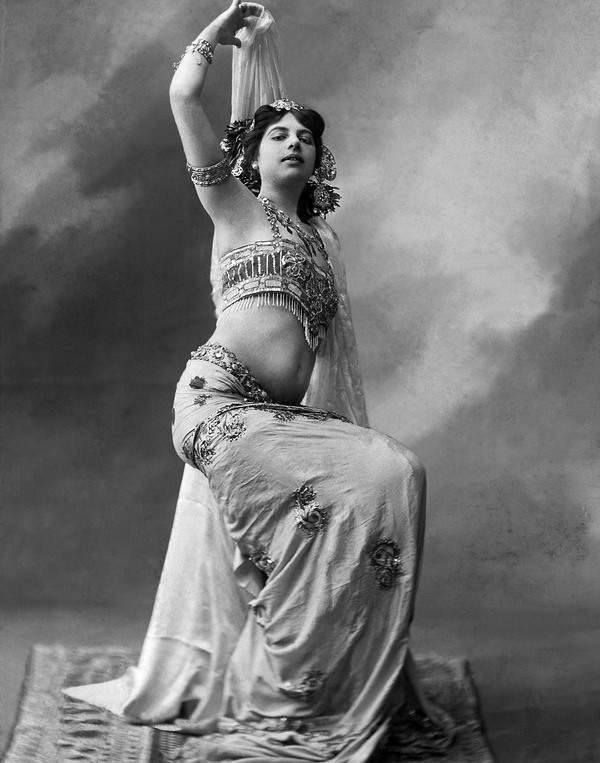 Mata Hari as a dancer in Paris, 1905, Collection Fries Museum, Leeuwarden