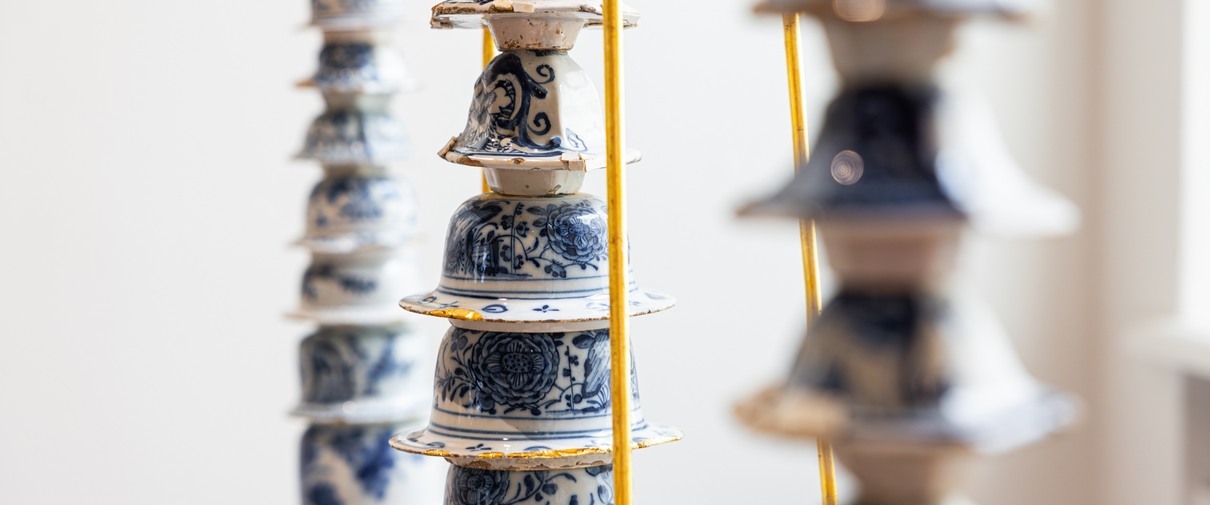 Delft Stack 3, 2022, Bouke de Vries, Bruikleen Bouke de Vries, Galerie Ron Mandos, Amsterdam Delft Stack 3, 2022, Bouke de Vries, Bruikleen Bouke de Vries, Galerie Ron Mandos, Amsterdam