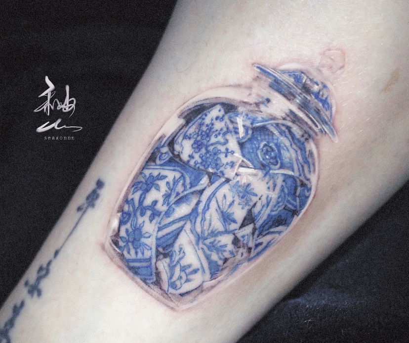 Tattoo Vase, 2025, Bouke de Vries, Bruikleen Bouke de Vries, Galerie Ron Mandos, Amsterdam