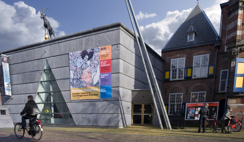 Het oude Fries Museum op de Turfmarkt