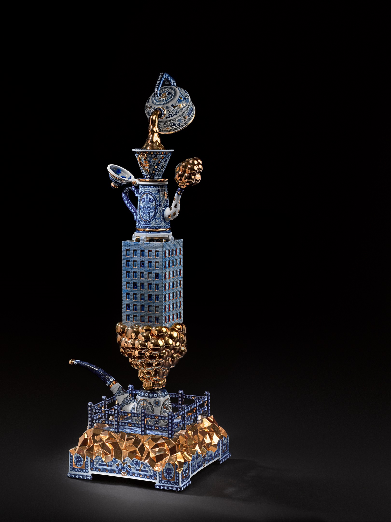 Pyramids of Makkum, Studio Job (Job Smeets en Nynke Tynagel), 2008, keramiek. Collectie Fries Museum/Keramiekmuseum Princessehof