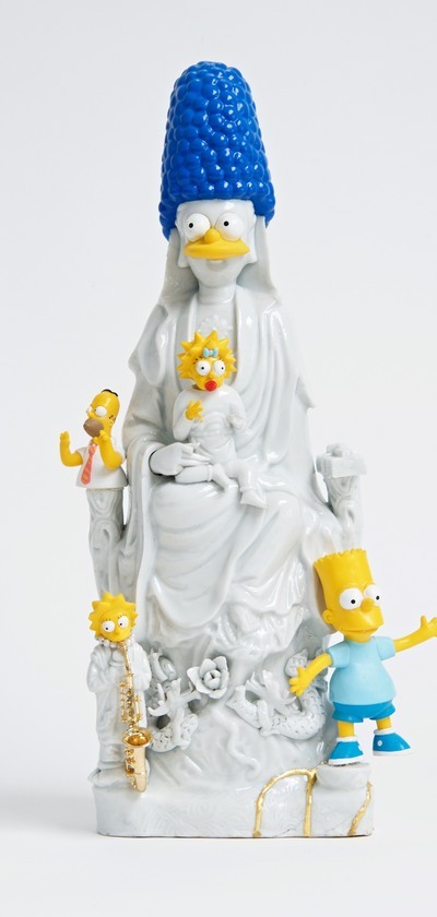 Marge Simpson als Guanyin, godin van mededogen, 2014, Bouke de Vries. 42 x 23 cm. Courtesy of Bouke de Vries, courtesy Galerie Ron Mandos, Amsterdam. Marge Simpson als Guanyin, godin van mededogen, 2014, Bouke de Vries. 42 x 23 cm. Courtesy of Bouke de Vries, courtesy Galerie Ron Mandos, Amsterdam.