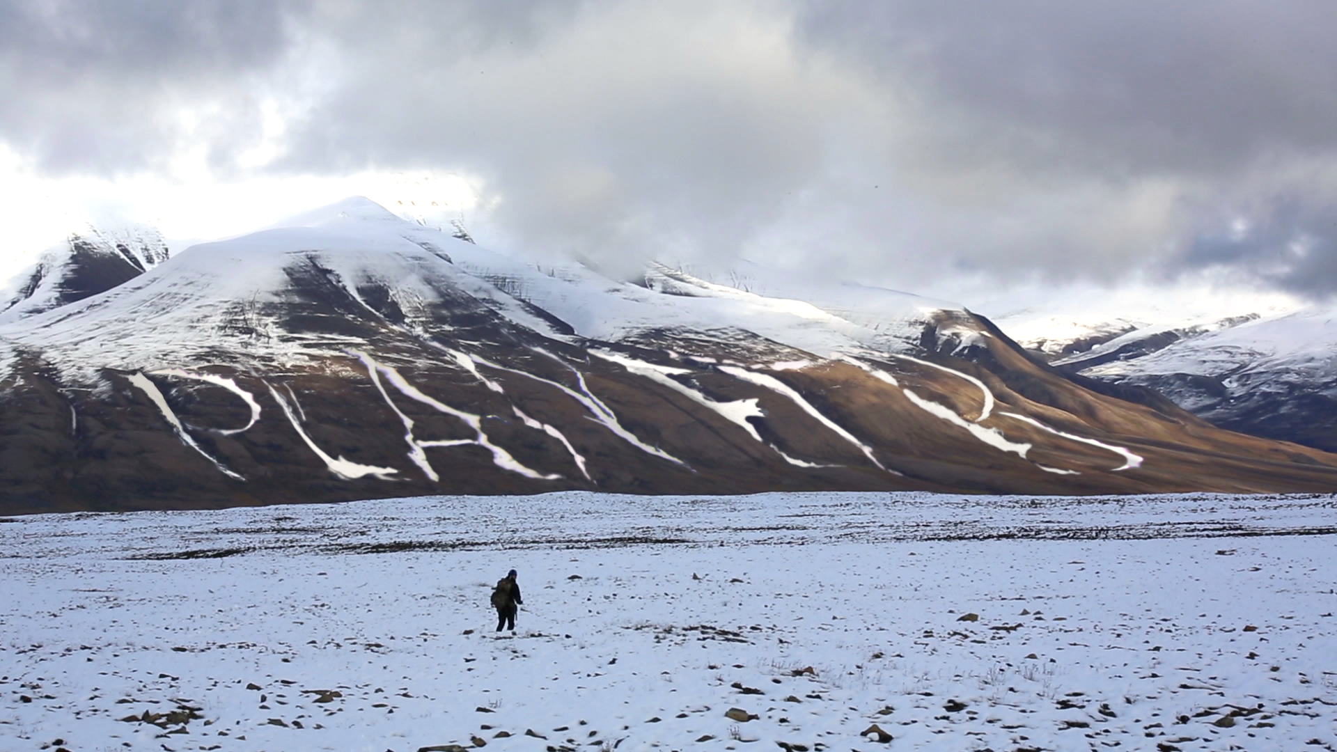 Cristina Lucas, The People that is Missing, 2019, video-installatie, courtesy tegenboschvanvreden.