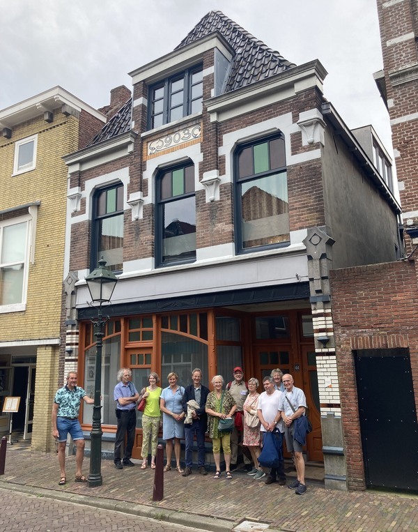 Stadswandeling door A Guide to Leeuwarden. Stadswandeling door A Guide to Leeuwarden.