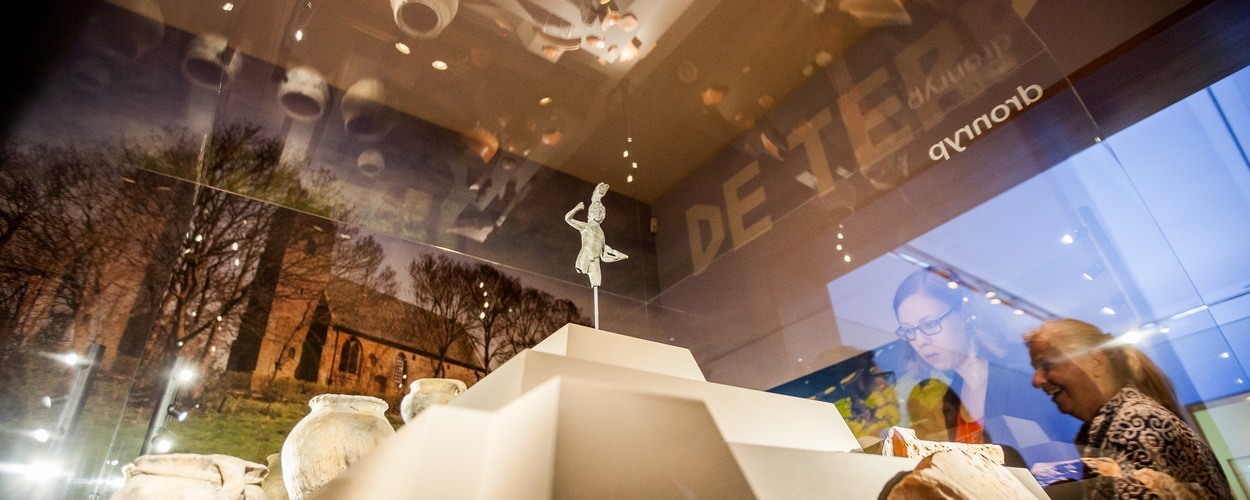 de terp, in het fries museum de terp, in het fries museum