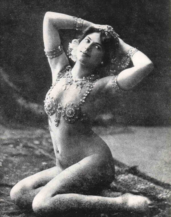 Mata hari as a dancer in 1905. Collection Fries Museum, Leeuwarden