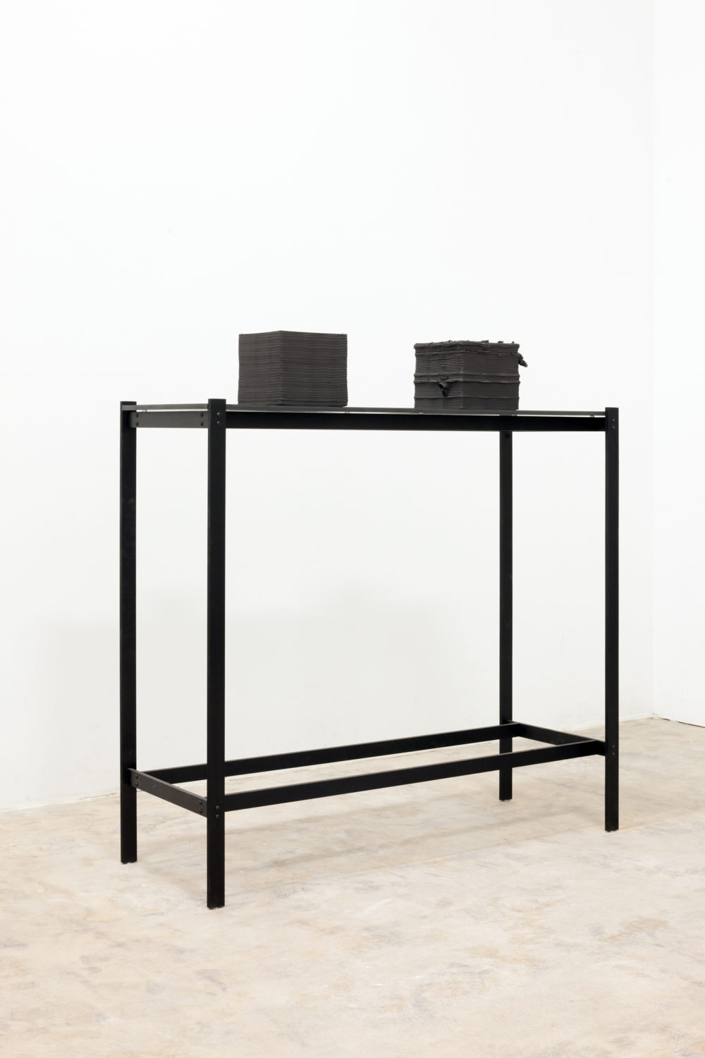 10 Harrison_SBrwn_1x1x1-bkgd-1x1x1-bkdg-0-1.1-2017_3d-printed-ceramics-acrylic-aluminum_53-x-48-x-16.75-1000x1500