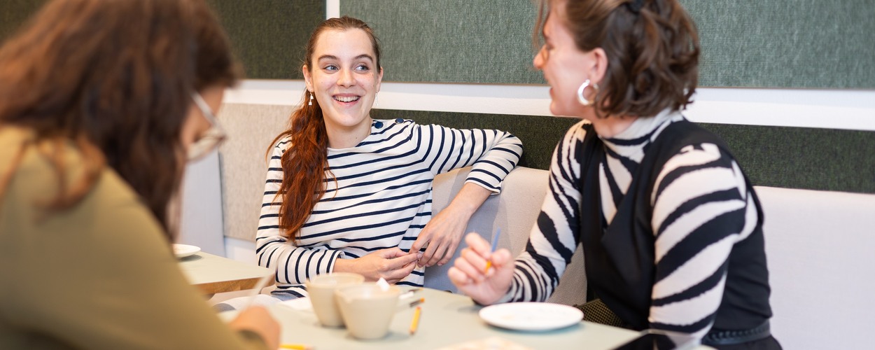 Fotograferen in het museum? Dat mag! Tag ons @keramiekmuseum_princessehof Fotograferen in het museum? Dat mag! Tag ons @keramiekmuseum_princessehof
