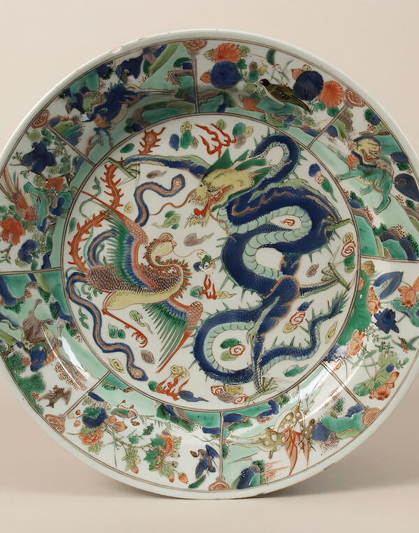 Dish decorated with a phoenix and dragon, China, 1710-1735, Porcelain, 5.5 cm, d. 37 cm