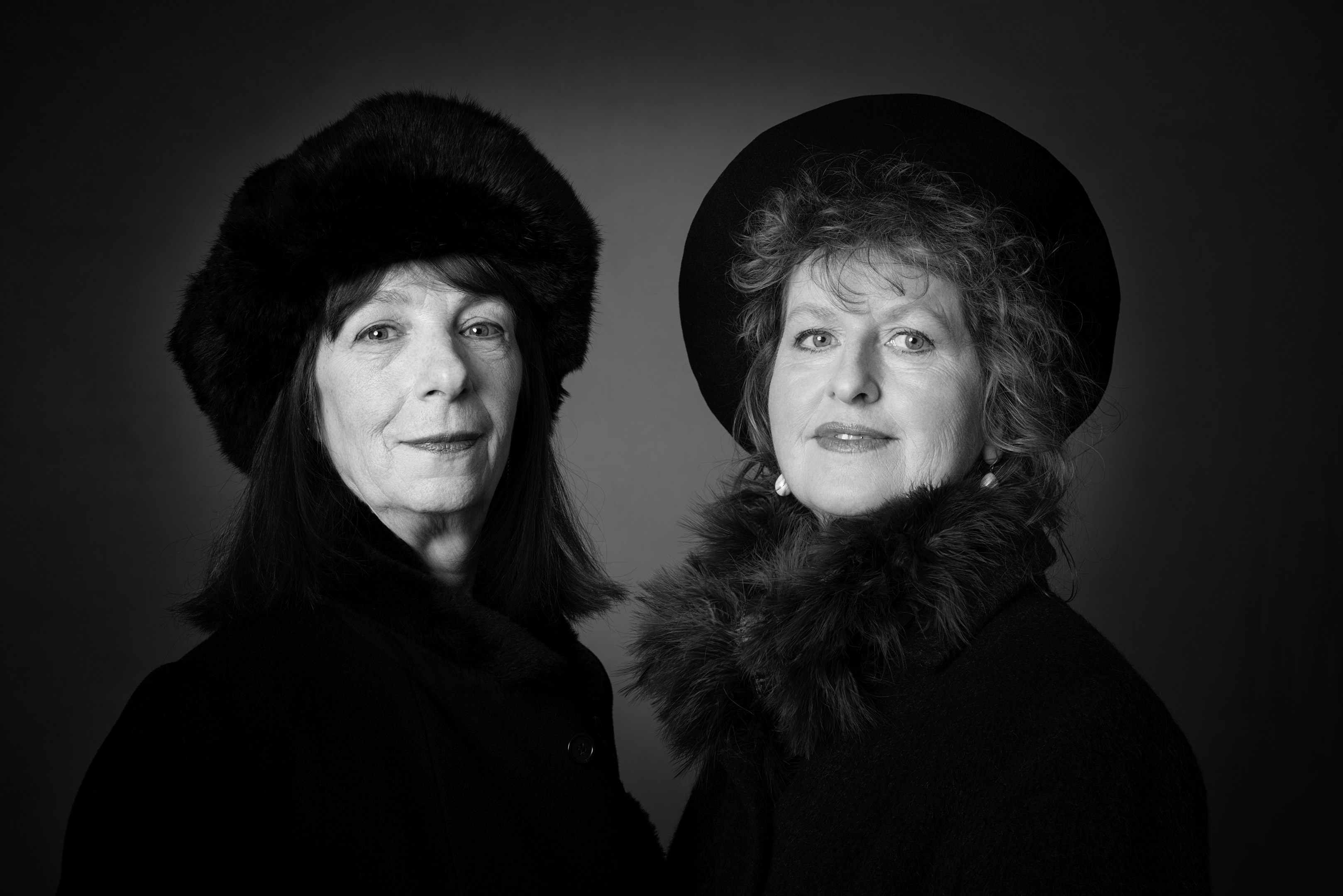 angela dekker en jessica voeten, foto door jelmer de haas