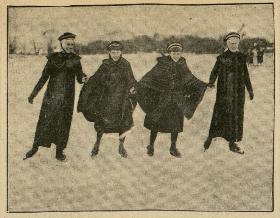 ‘De weesjes op de Leeuwarder ijsbaan’, in Leeuwarder Courant, 26 januari 1933, pagina 9. Afbeelding via Delpher.