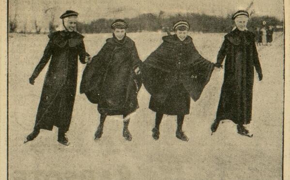 ‘De weesjes op de Leeuwarder ijsbaan’, in Leeuwarder Courant, 26 januari 1933, pagina 9. Afbeelding via Delpher.