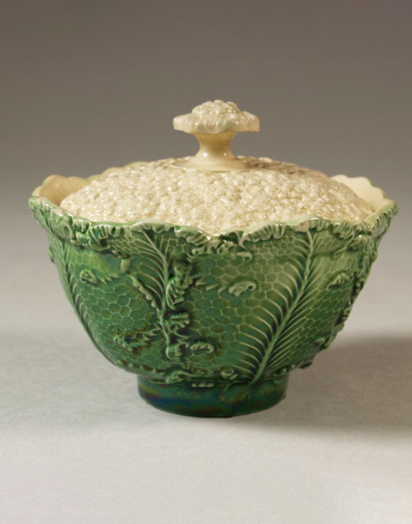 Suikerpot in de vorm van een bloemkool, Onbekend, mogelijk Wedgwood, 1760-1770, 10.2 x 8.8 cm, Keramiekmuseum Princessehof, Leeuwarden; Bruikleen Ottema-Kingma Stichting Suikerpot in de vorm van een bloemkool, Onbekend, mogelijk Wedgwood, 1760-1770, 10.2 x 8.8 cm, Keramiekmuseum Princessehof, Leeuwarden; Bruikleen Ottema-Kingma Stichting