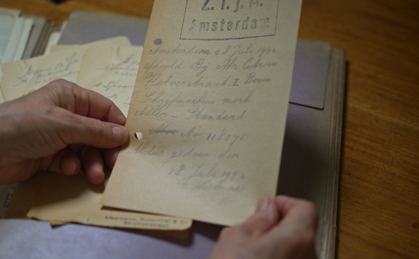 Still uit Verweesd Eigendom - Afschrift van ingeleverde goederen Still uit Verweesd Eigendom - Afschrift van ingeleverde goederen