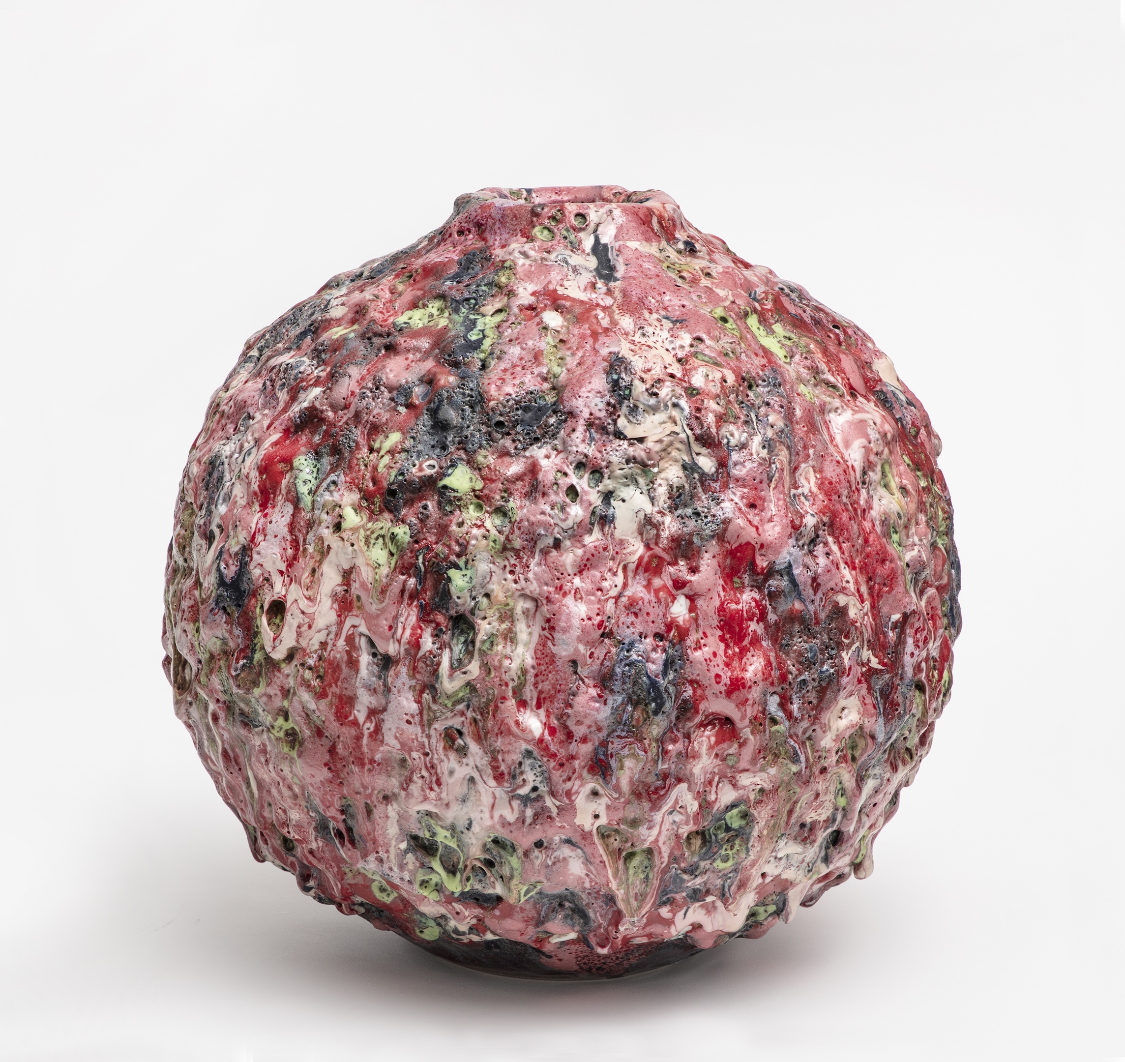 Moon Jar #2149 (2018). 44 cm h x 44 Ø. Stoneware and glazes. Foto Ole Akhøj.