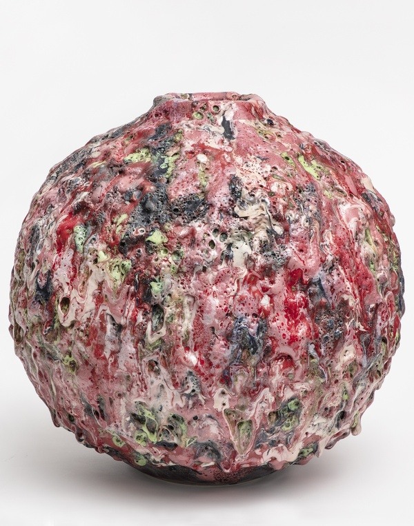 Moon Jar #2149 (2018). 44 cm h x 44 Ø. Stoneware and glazes. Foto Ole Akhøj.