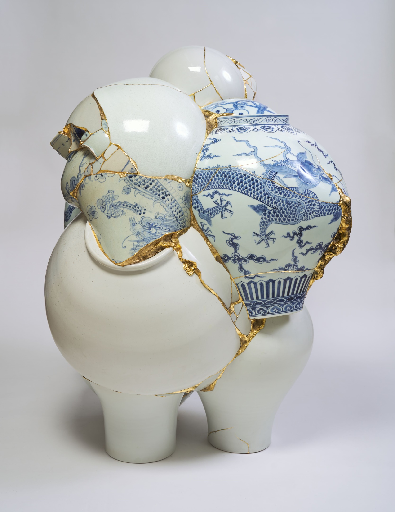 Dankzij Club Céramique en het Van Asperen-Van der Linden Fonds, een Fonds op Naam van het Princessehof kon het museum Translated